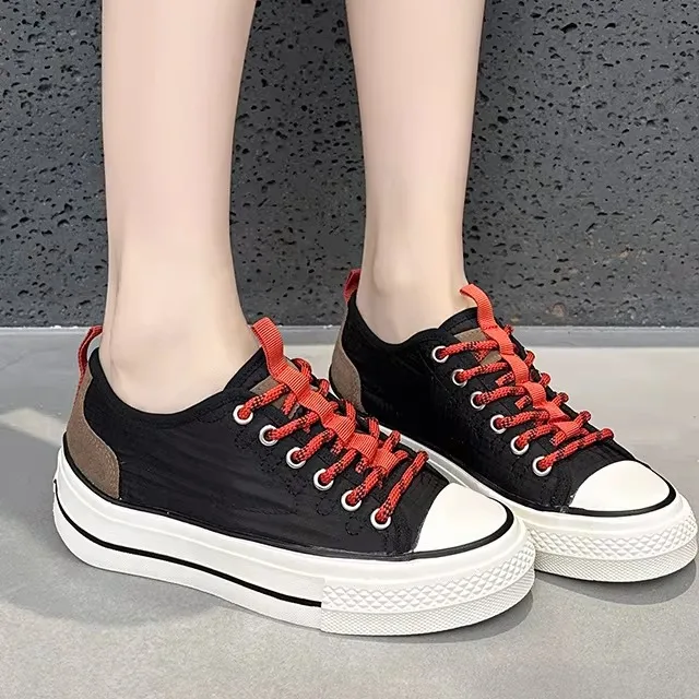 

Women's Retro Canvas Shoes Breathable Lightweight Leather Slip-On Board Shoes round Toe Rubber Outsole Spring Summer Footwear