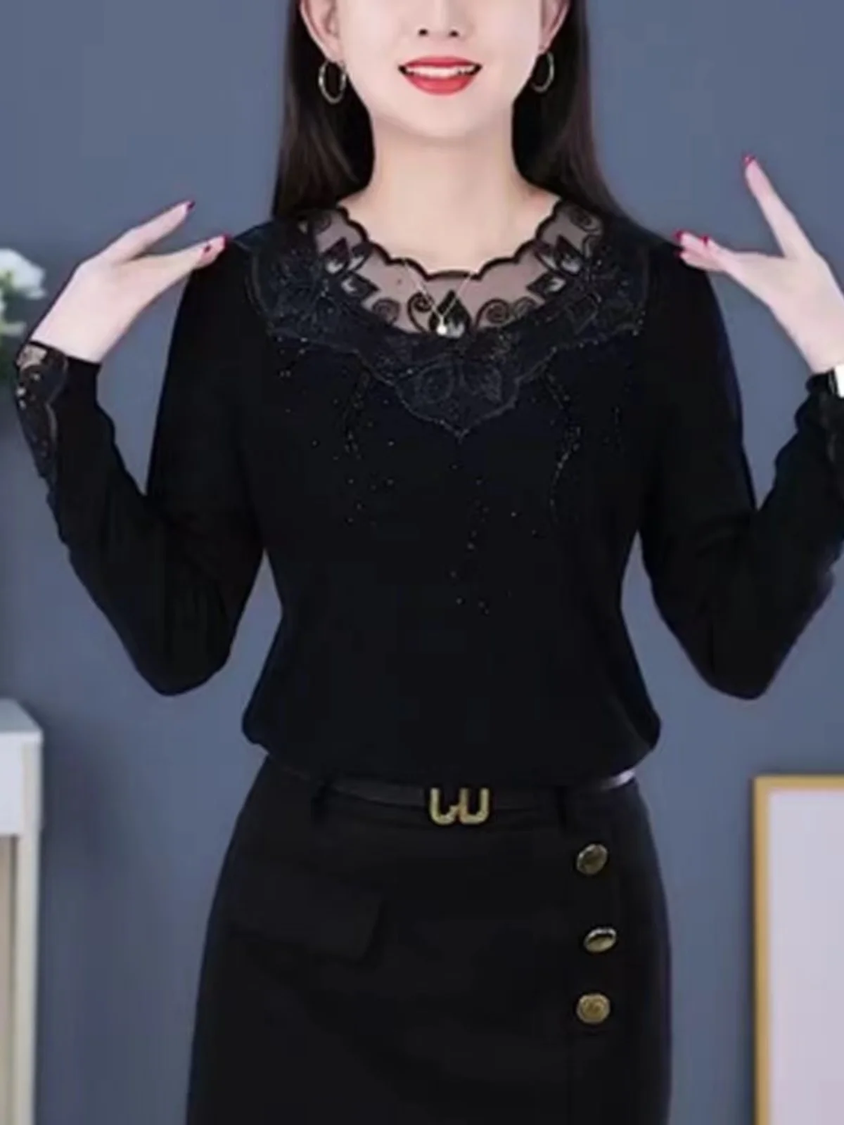Warmth Lace up V-Neck Base Shirt Women's Fashion Inner Wear Black Mesh Top Commute Style Korean Version Slim Fit Long Sleeve
