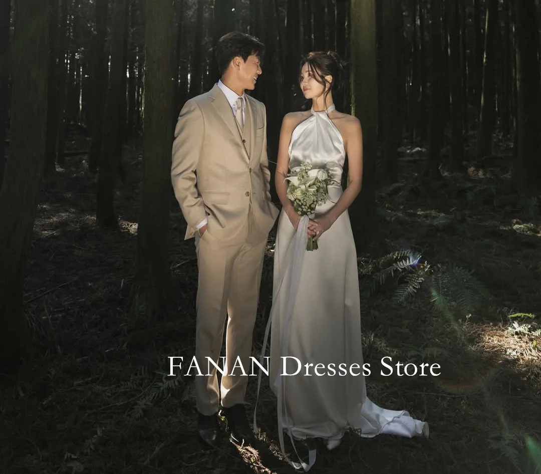 

FANAN Sexy Backless Korea White Halter Neck Wedding Dresses 웨딩드레스 Sleeveless Silk Customized Pretty Bride Gowns Plus Size