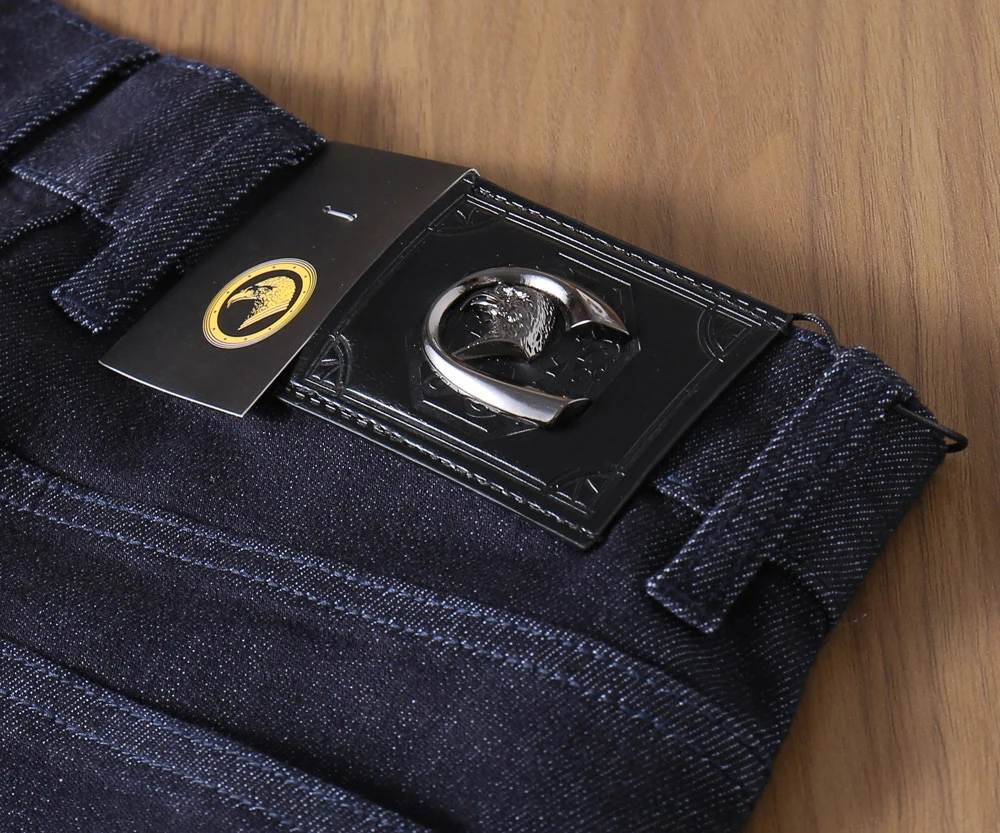 

BLLIYOSS мужские джинсы из тонкого хлопка 2024, осень-зима, новые повседневные удобные брюки с вышивкой, модные брюки с головой орла, размер 30–40, старые деньги