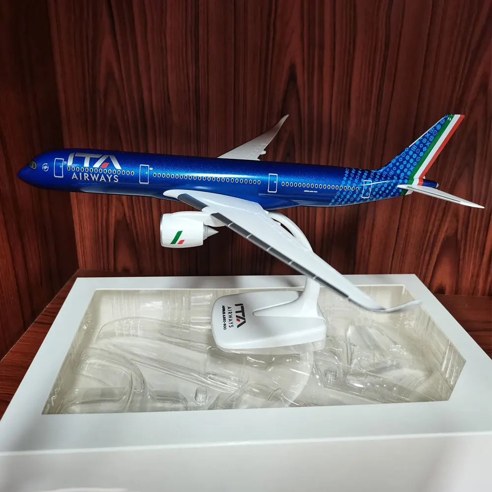 Scale 1/200 Airplane Model A350 Italy Airline A350-900 Assembly Plane Model With Landing Gear Wheels Exquisite Collection Gift