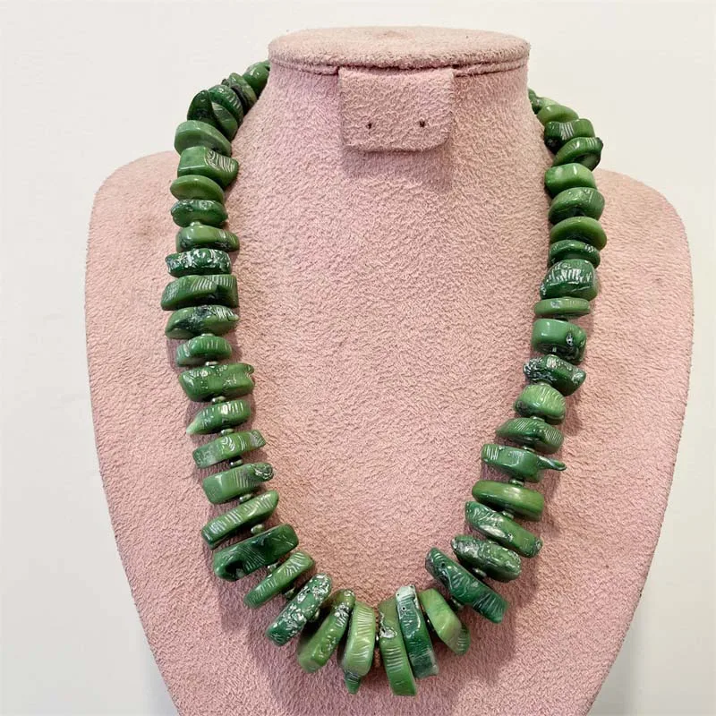 Schistose Luxury Geometric Green Coral Necklace Gem Stone Irregular Hyperbole Flake Women Wedding Love Collare Gemstone Jewelry