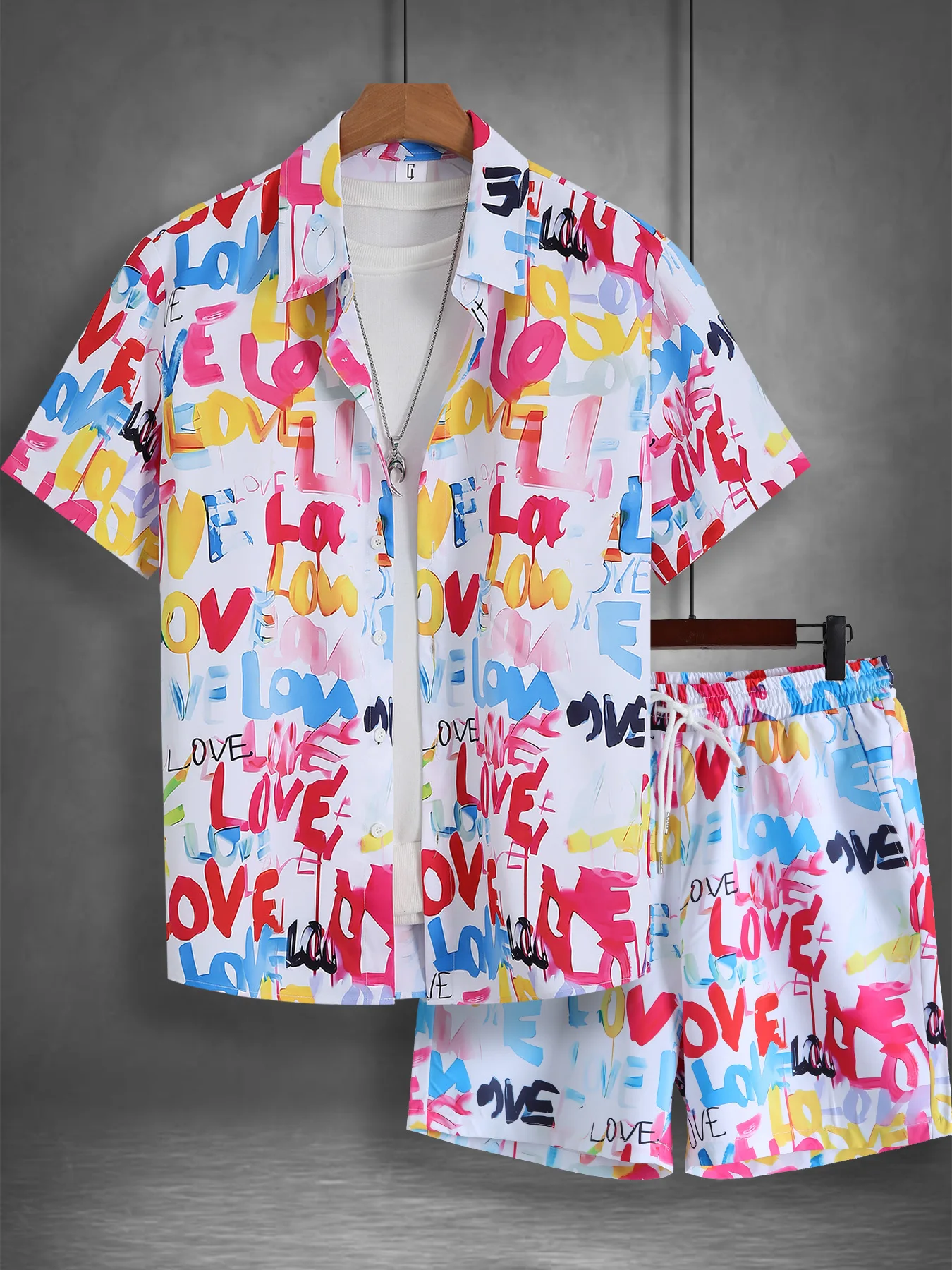

Men's Colorful Love Graffiti Print Casual Set 2 Piece Cuban Collar Short Sleeve Shirt & Drawstring Shorts Outfit