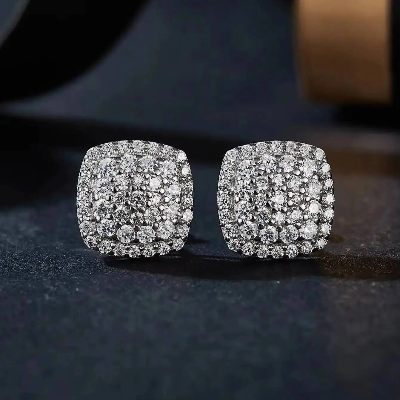

Hot Selling Round Lab Grown Diamond Moissanite Earrings High Quality S925 Silver Jewelry Women Moissanite Stud Earrings