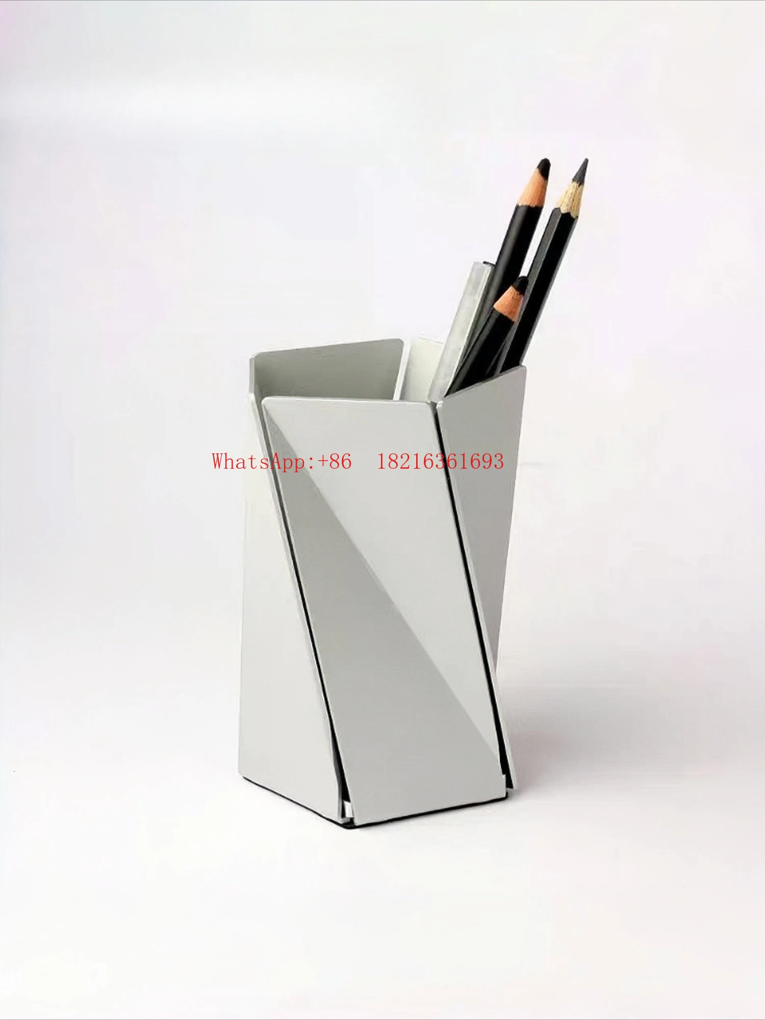 Creative Pen Holder Twisted Aluminum Alloy Barrel Simple Desktop Storage High-end Stationery Ornaments