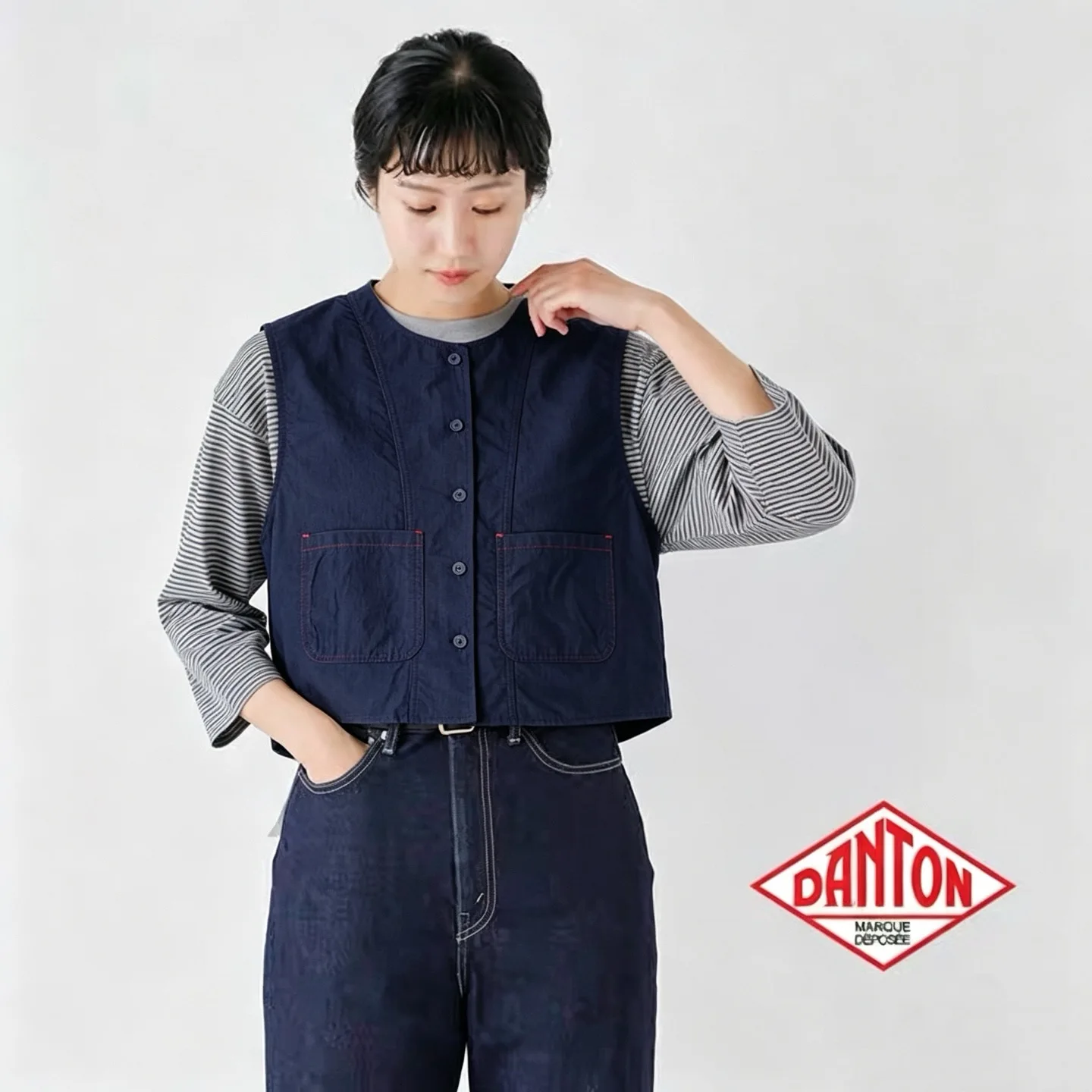 Spring New Style Japanese Back Label Artistic Retro Vest Pocket Short Women's Vest Loose Fit round Neck Single Button Closure