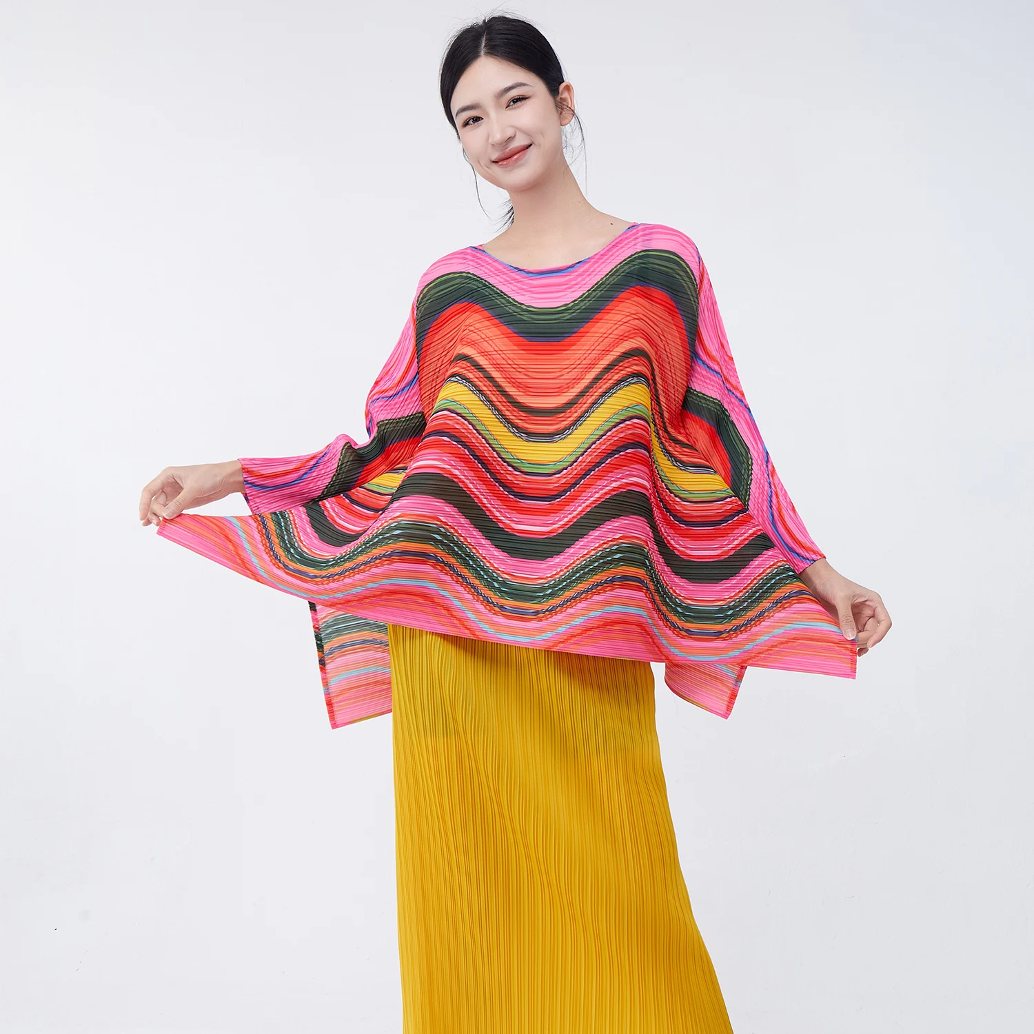 

2025 Newest Design Miyake Pleated Casual Women's Shirt High Quality Polyester Vintage Round Neck Printed Long Sleeve Tops