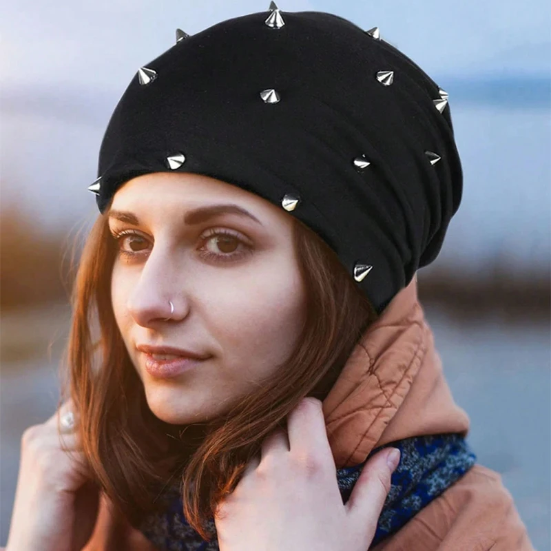 1 Stück Gothic-Mütze Unisex Goth Beanie mit Nieten Rock Punk Hut mit Spikes für Männer und Frauen, Schwarz Grau, Y2K-Stil Leicht und Bequem – Detail 4