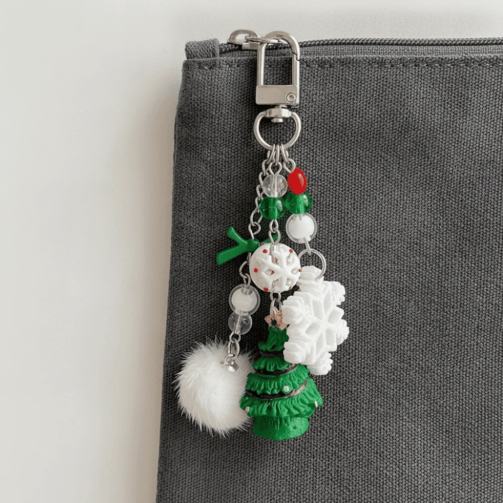 Niedlicher Acryl-Weihnachts-Schlüsselanhänger, Weihnachtsbaum-Perlen-Schlüsselanhänger, Weihnachtsmann-Dekoration, Schneeflocken-Weihnachtsanhänger, Geschenke – Detail 10