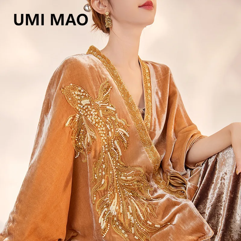 

UMI MAO New Chinese Style Jaket Koi Embroidery Coat Velvet V-Neck Mulberry Silk Design Batwing Sleeve Loose Jacket For Women