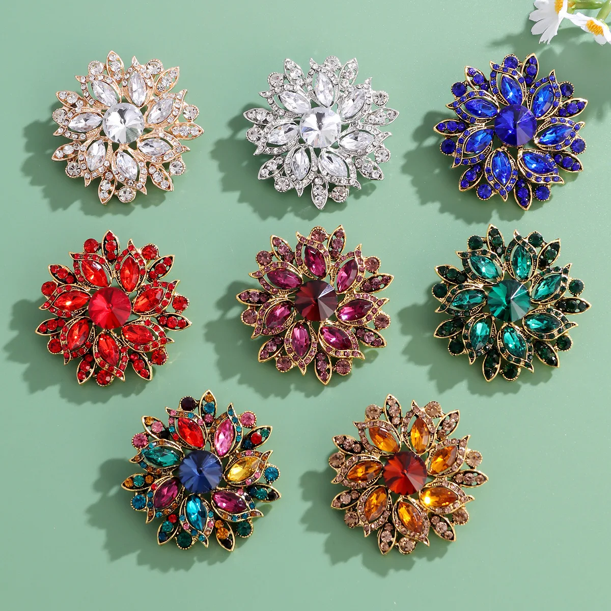 Anmutige Luxus-Kristall-Broschen mit runden Blüten für Damen, trendige Zirkon-Anstecknadeln, Schmuck für Party, Büro, Anzug, Dekoration, Festivalgeschenk – Detail 10