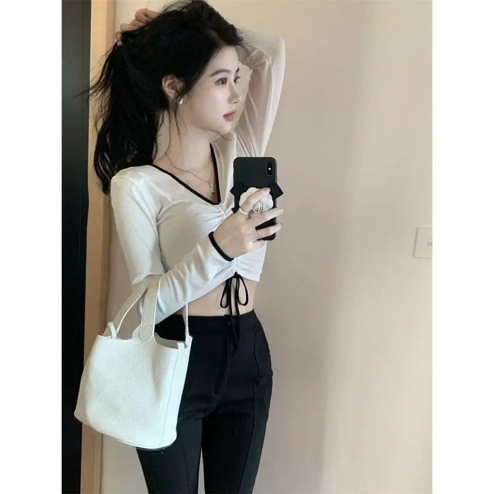 Base Shirt V-neck Slim Fit and Sexy Hot Girl Top Drawstring Short Navel-exposed Long Sleeve T-shirt for Women