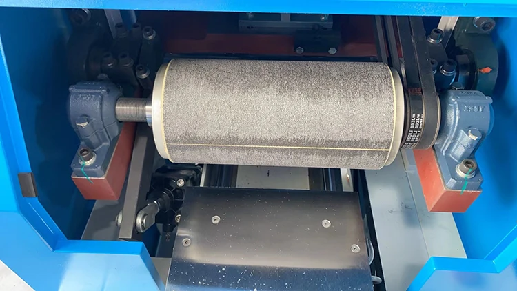 Stoffrad dient dazu, einen Metallspiegeleffekt zu erreichen