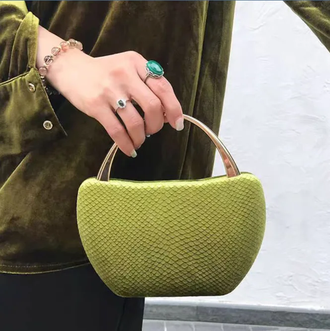 

Women's new one-shoulder oblique span bag, special-shaped snake pattern handbag, fashionable wedding dinner bag