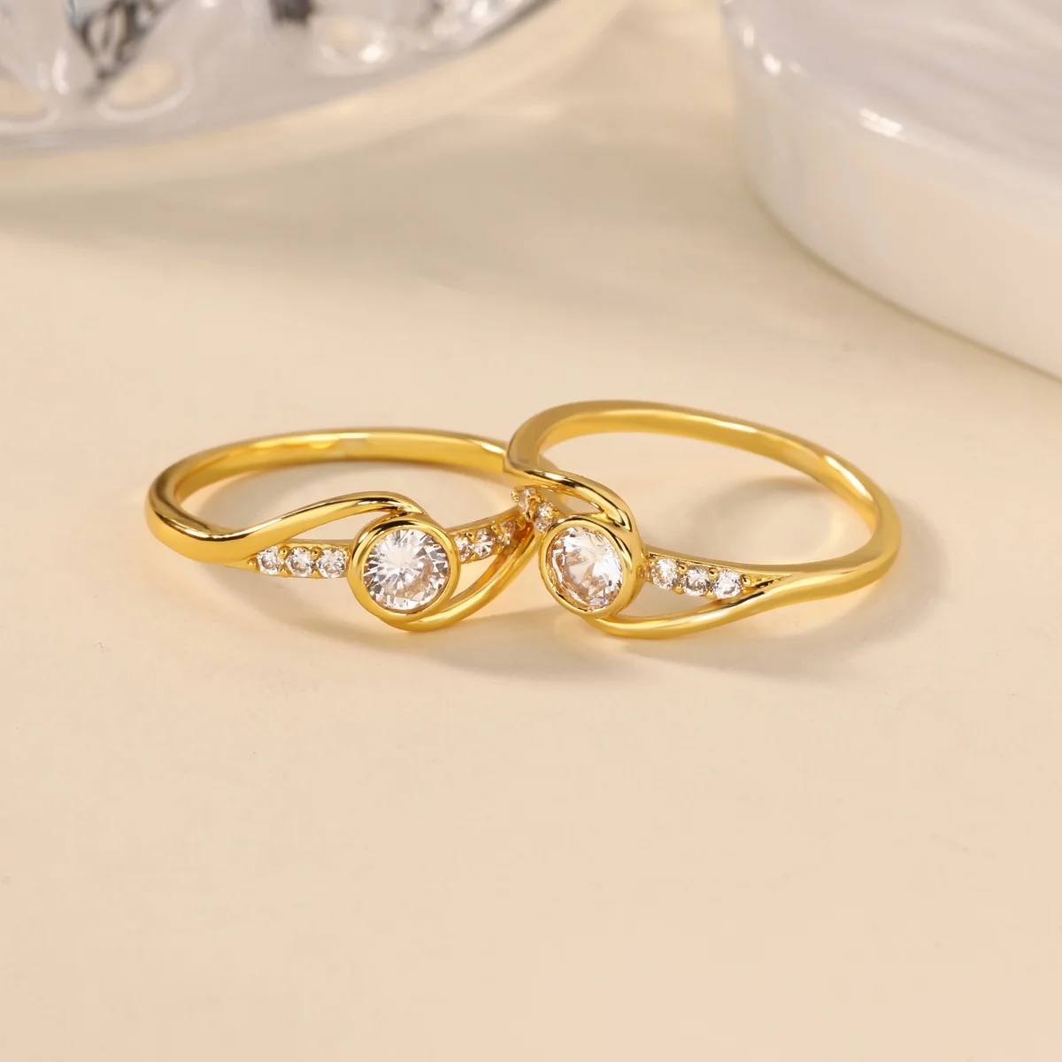 Minimalist Infinite Symbol Cubic Zirconia Stainless Steel Rings Women Size 7&8 18K Gold-plated Ring Wedding Anniversary Jewelry