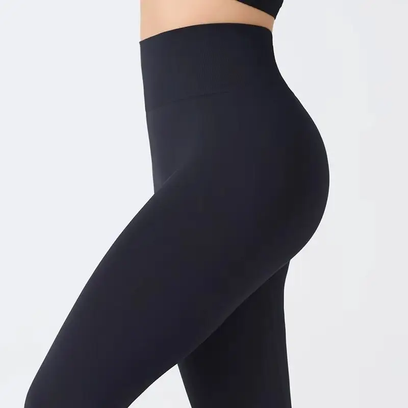 힙 리프팅 라인 압축이있는 스포츠 피트니스 요가 바지 여성용 러닝 운동 체육관 의류를위한 건식 원활한 꽉 맞는