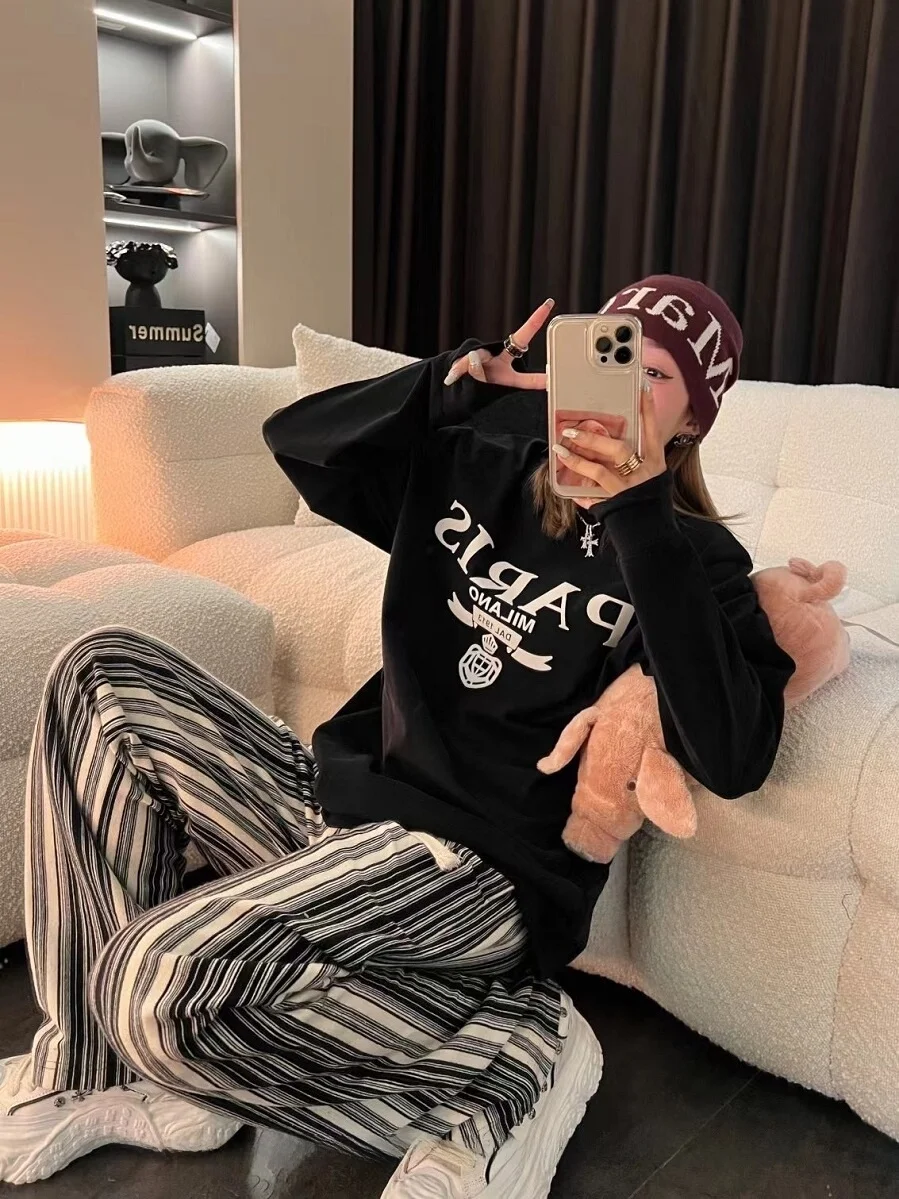 편안한 긴팔 라운드넥 티셔츠 플로킹 레터 로고 프린트 디자인 슬림핏 베이스 레이어 캐주얼 루즈핏 코튼 블렌드