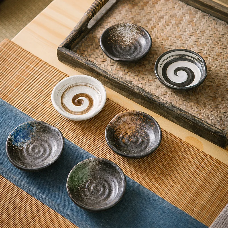 Piring Saus Keramik Manis Piring Sushi Peralatan Makan Gaya Jepang Bumbu Cuka Kedelai Makanan Penutup Mini Mangkuk Saus Porselen Perlengkapan Dapur