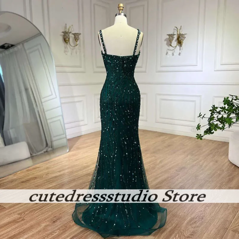 Anmutige dunkelgrüne Spaghettiträger Meerjungfrau Abendkleider Zarte Perlen Kristall Hochzeitsgast Kleid Ballkleider Maßgeschneidert