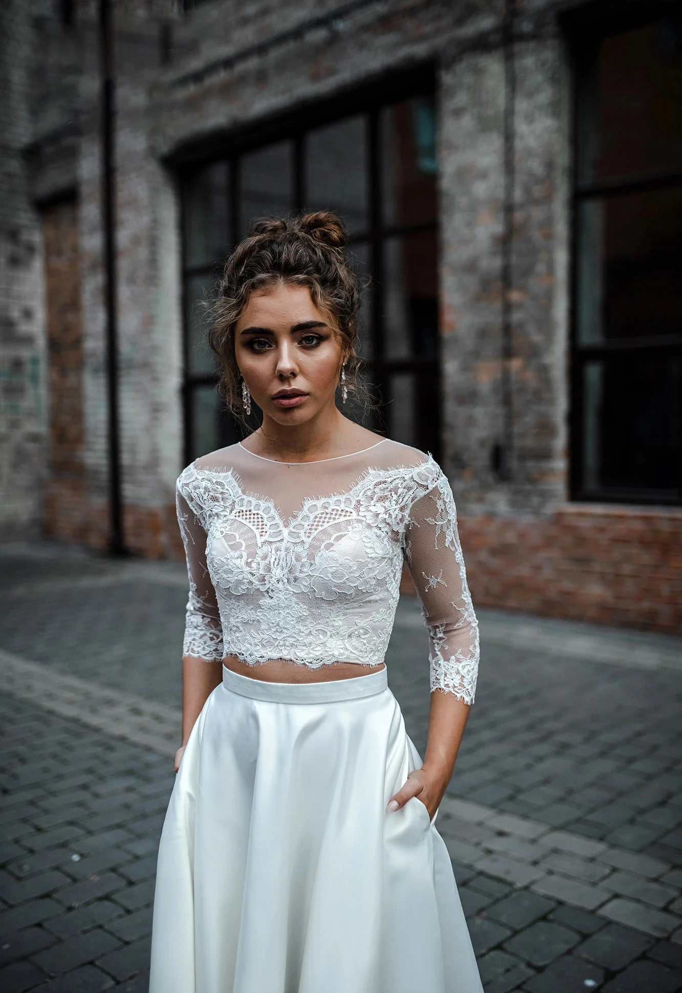 Illusion Bridal Bolero Wraps Lace Applique 3/4 Sleeve Deep V Back Buttons Women Wedding Jackets For Bride Customized