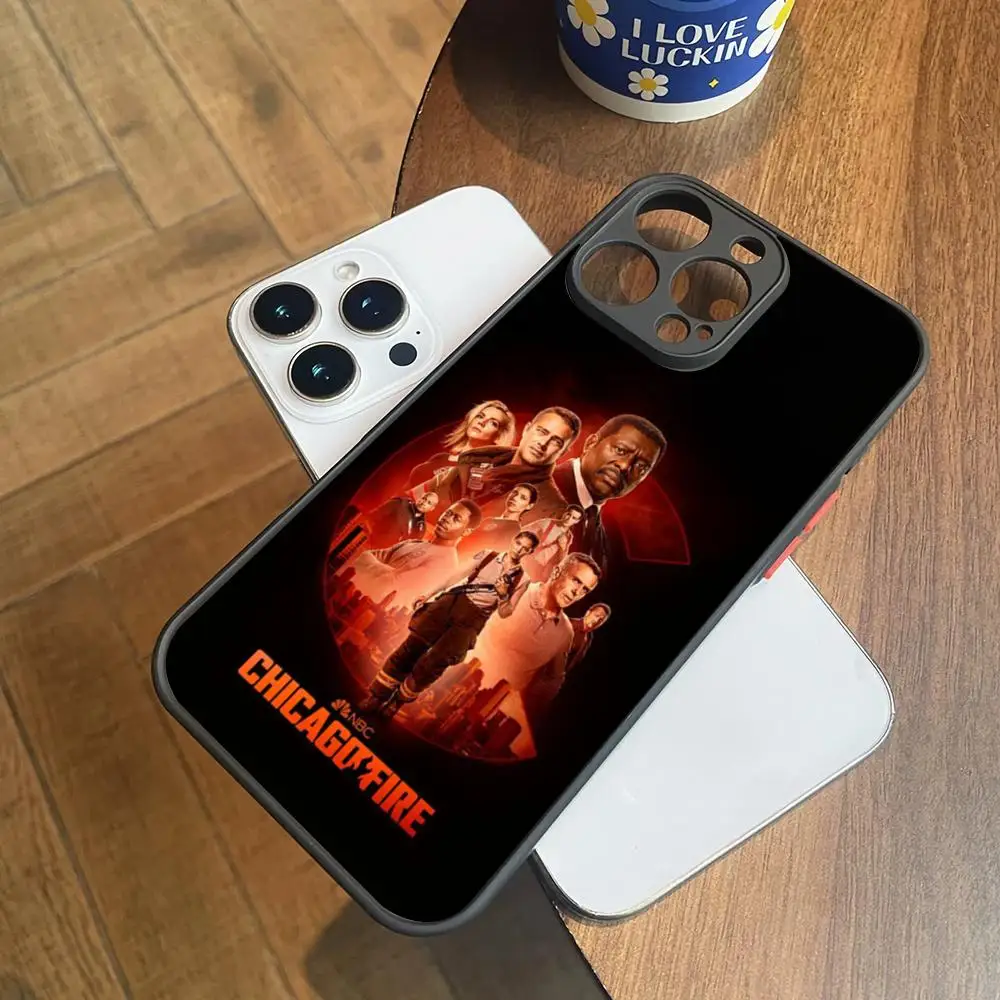 Chicago Fire TV Show Handyhülle für IPhone 17 16 15 14 13 11 12 Pro Max Mini Xs X Xr 7 8 Plus Se Rückseite