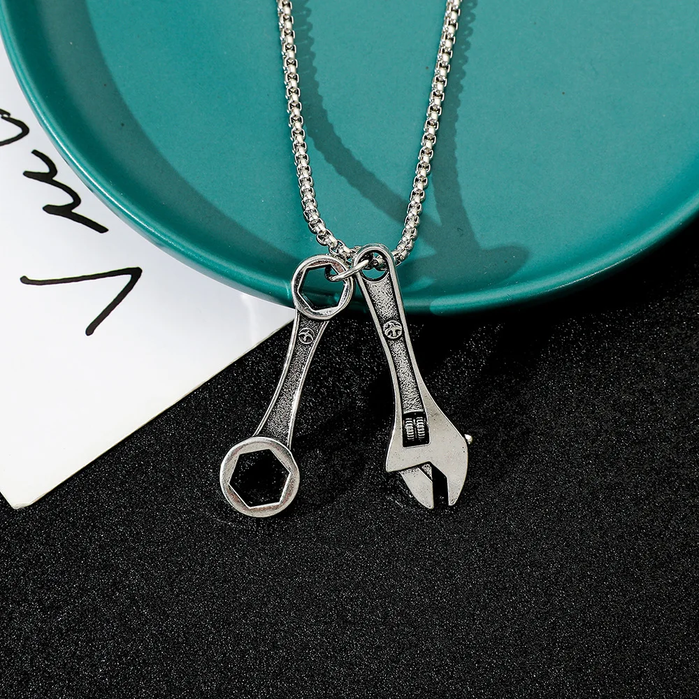 Collier pendentif clé à molette élégant et simple, accessoire de bijouterie créatif et personnalisé pour femmes et hommes, cadeau punk
