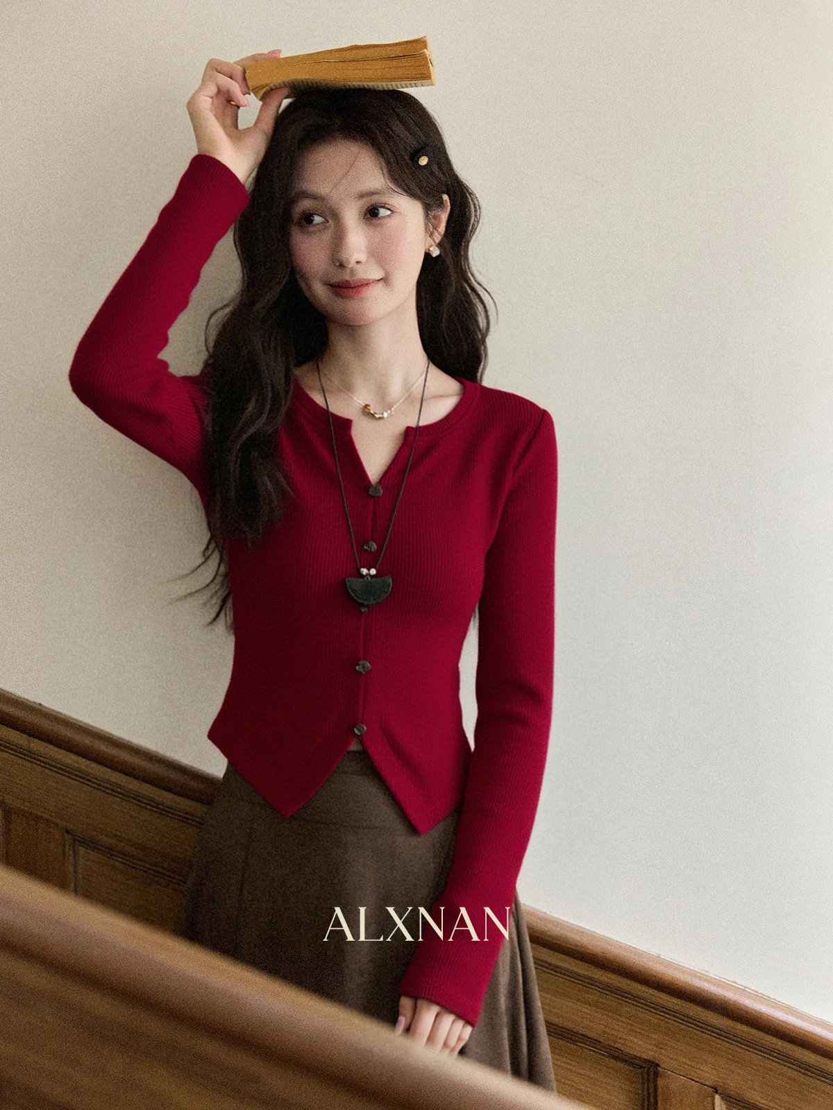

ALXNAN Women's Red Knit Pullovers Fall French Fashion Split Design Sweater Elegant Slim-fit Long Sleeve Tops Female DYL663041