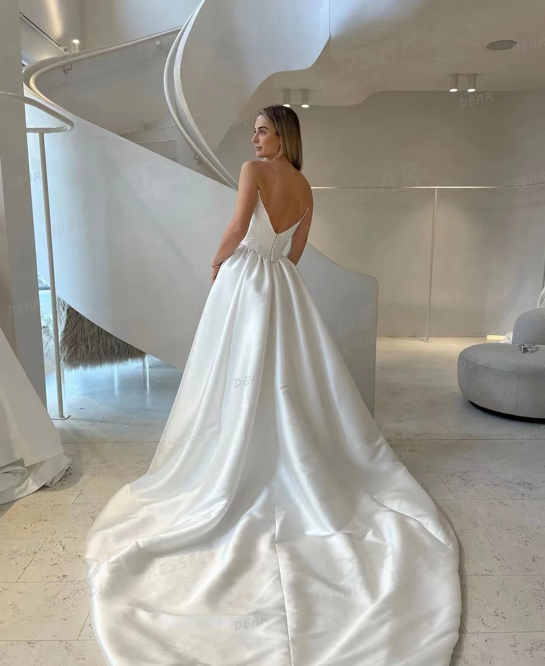 Simple Woman's 2025 Wedding Dresses Sweetheart Sexy Backless Sleeveless Satin Sweep Train Formal Bride Gowns Vestidos De Novia