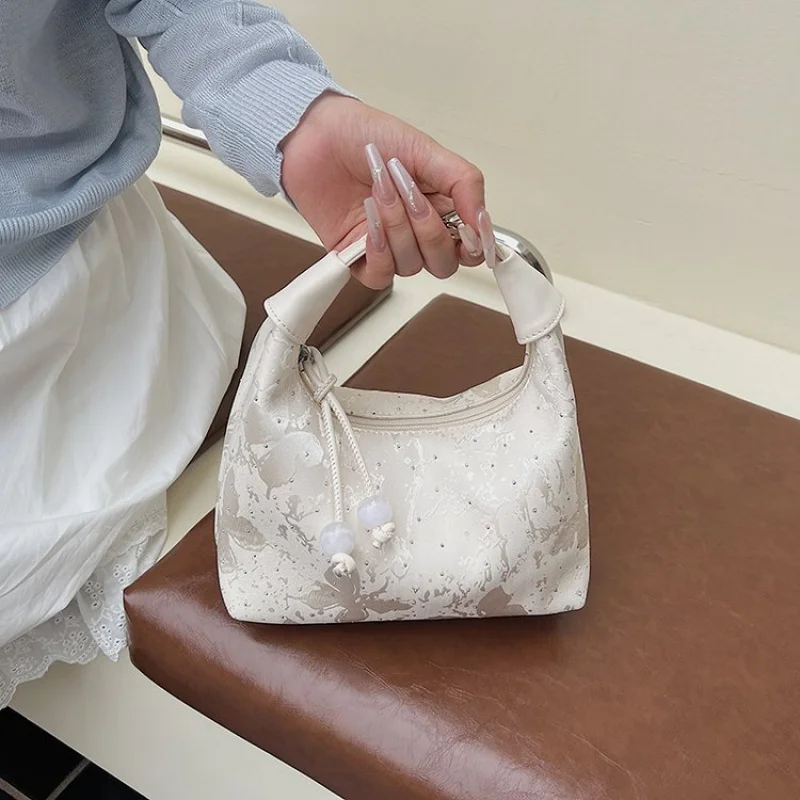 

Structured Leather Portfolio Bag For Ladies With Sleek Design For The Modern And Sophisticated Woman