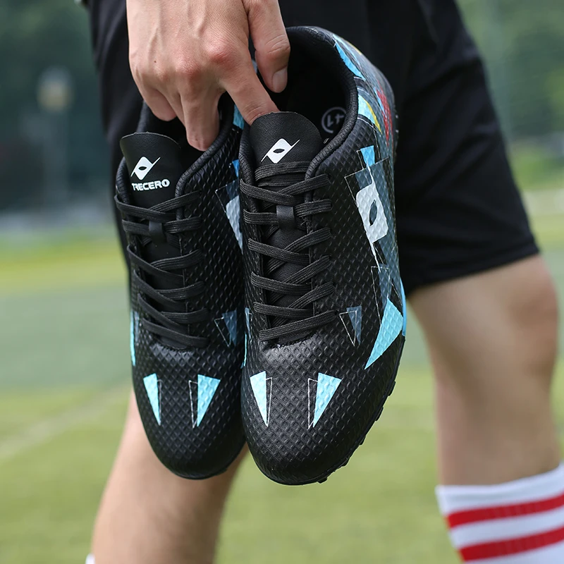 New Soccer Shoes Children's Soccer Shoes Youth Outdoor Turf Sports Training Shoes Rubber Sole Field Athletic Shoes