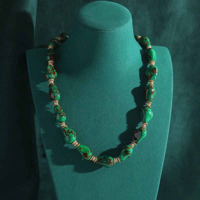 

Vintage Green Stone Handmade Bead Strand Necklace for Women Baroque Collarbone Chain Elegant Natural Jewelry Accessories 2024