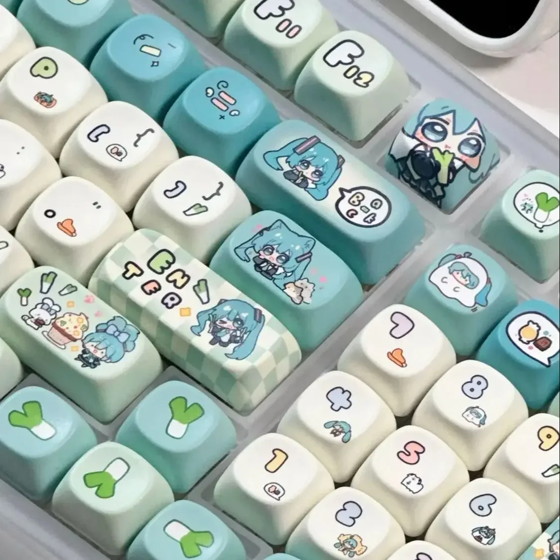 Imagem -05 - Bonito Anime Cartoon Keycap Pbt Keycaps Teclado Mecânico mx Switch 61 Keys Cap Dye Sublimation Perfil Moa Presente