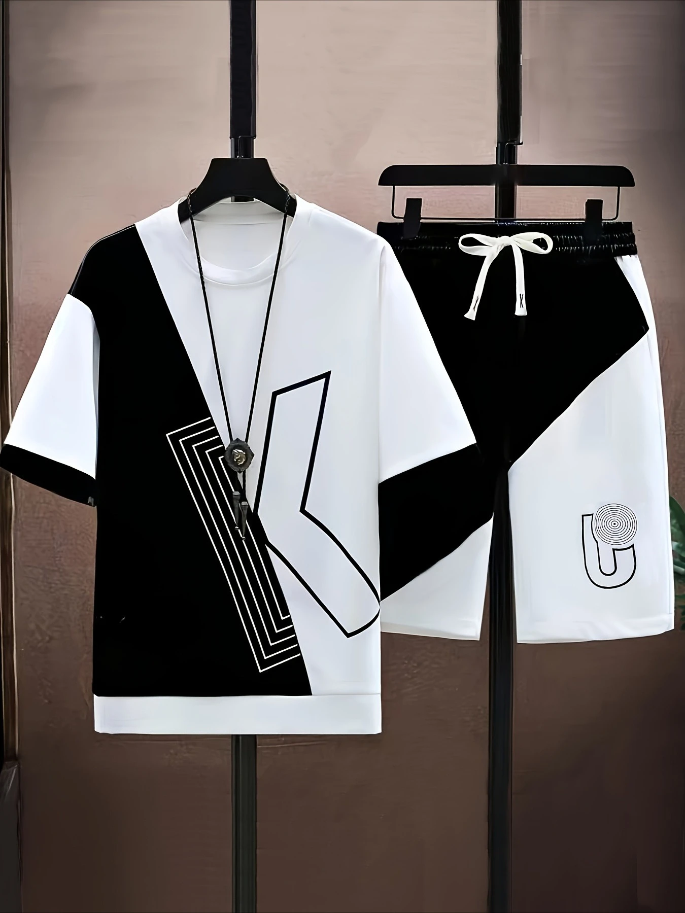 

Men Casual Sports Set Outdoor Casual Men T-shirt and Shorts Set Summer Casual Sports Set Patchwork Men Casual Printed Sports Set