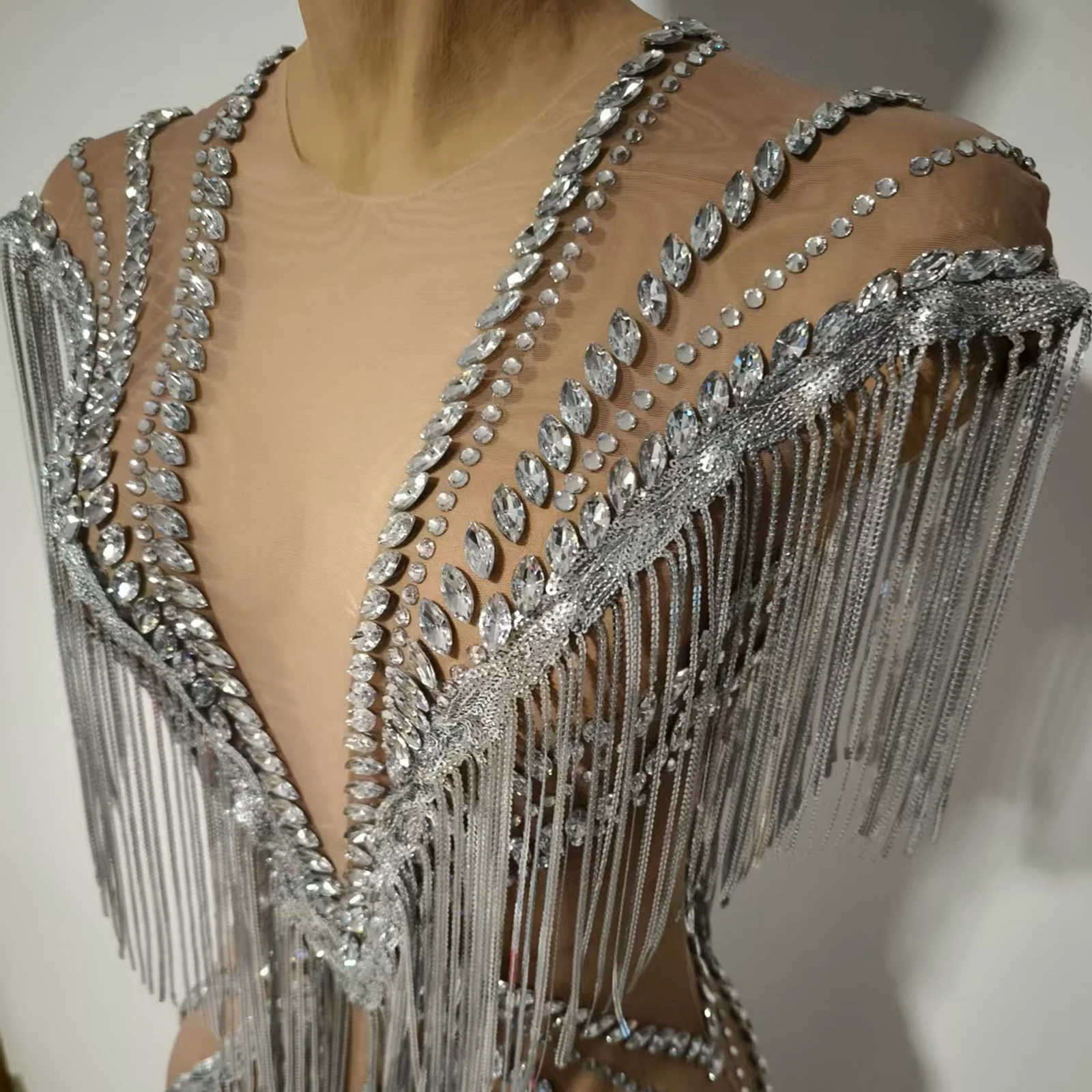 فاخر سباركلي حجر الراين الشظية هامش شبكة فستان طويل حفلة موسيقية مساء ملهى ليلي مهرجان المغني مرحلة الأداء زي