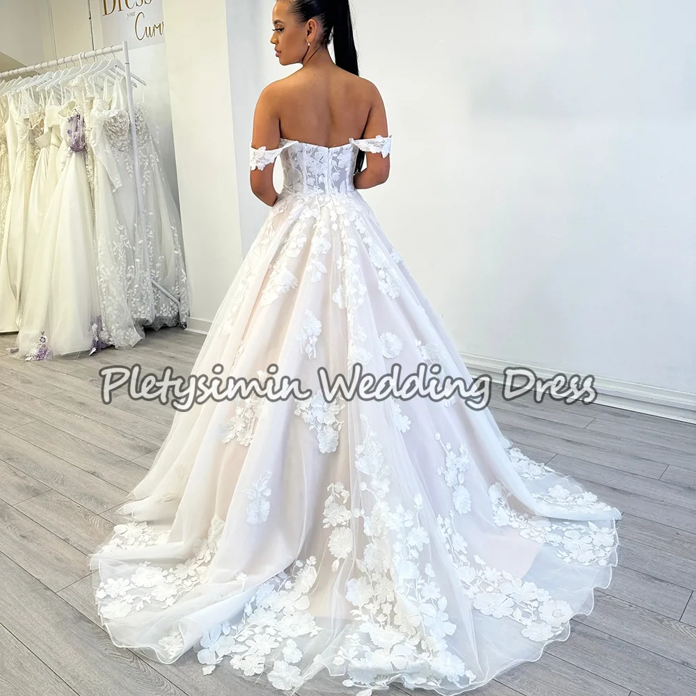 보헤미안 오프숄더 웨딩드레스, 신부를 위한 우아한 아플리케 레이스 웨딩 가운, 트레인과 스위트하트 A라인 튤 브라이덜 가운