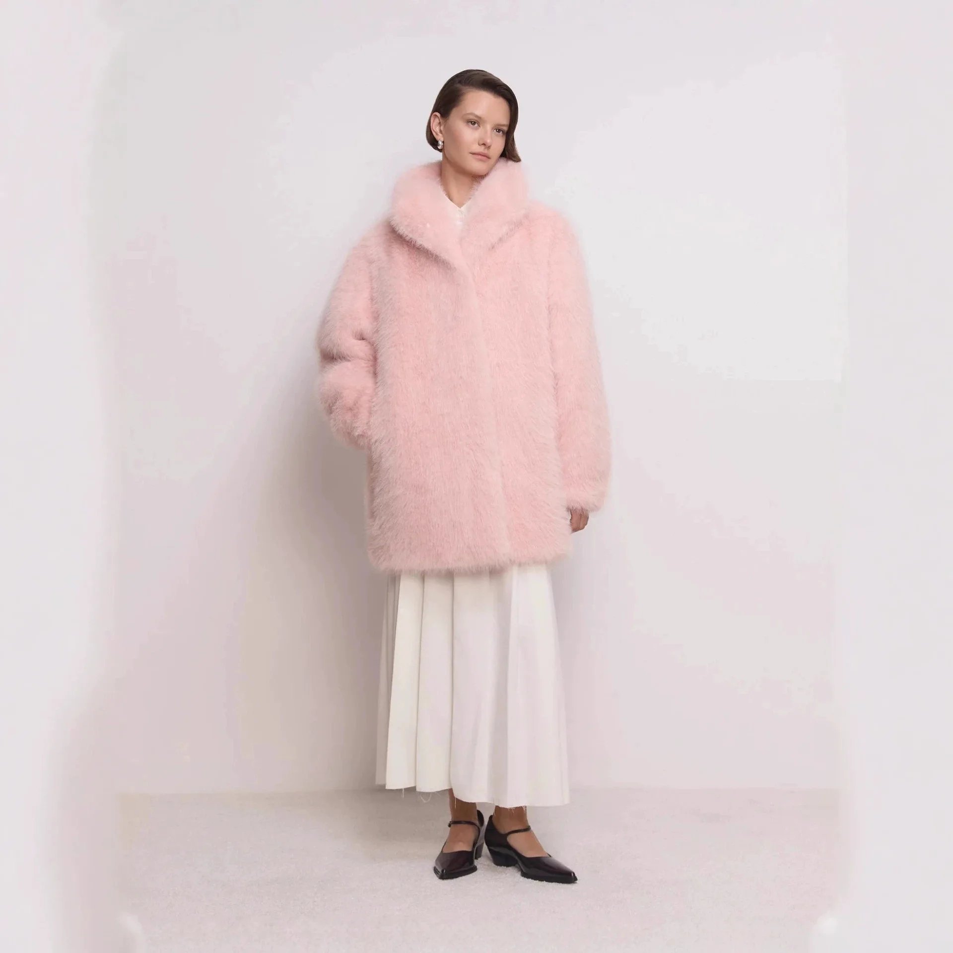 Elegant Women's Faux Fur Coats White Jackets Thickened Warm Plush Patchwork Loose Coats Casual Office Lady Autumn Winter 2026