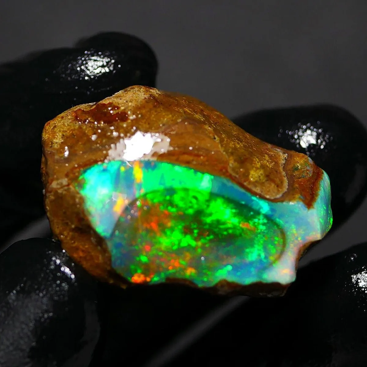 Natural Ethiopian Welo Opal 25-80CT Rough Fire Opal Rainbow Flash Randomly Selected One