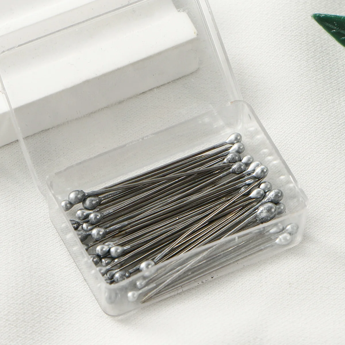 Colorful Positioning Pins for Clothing Scarf Hijab Pins with Storage Box Lightweight Brooch Scarf Buckle Hijab Accessories view 4