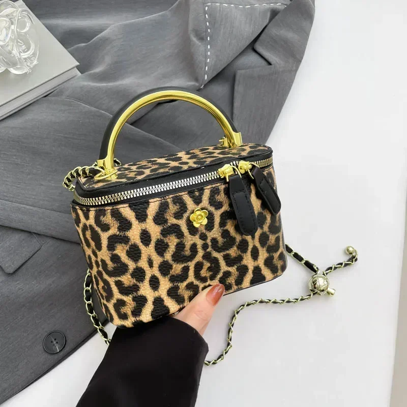 

2025 Vintage-Inspired Messenger Bag - Stylish Women's Crossbody With Parisian Minimalist Design & Luxury Leather Finish