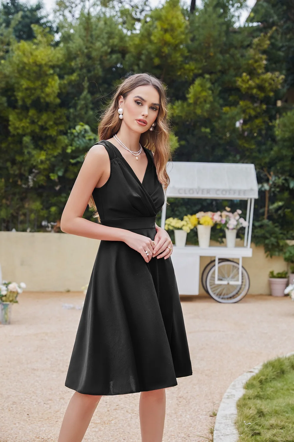 Women Short Prom Dress Satin Sleeveless Sexy V Neck A Line Mini Prom Gown Elegant Black Green Burgundy Cocktail Party Dresses