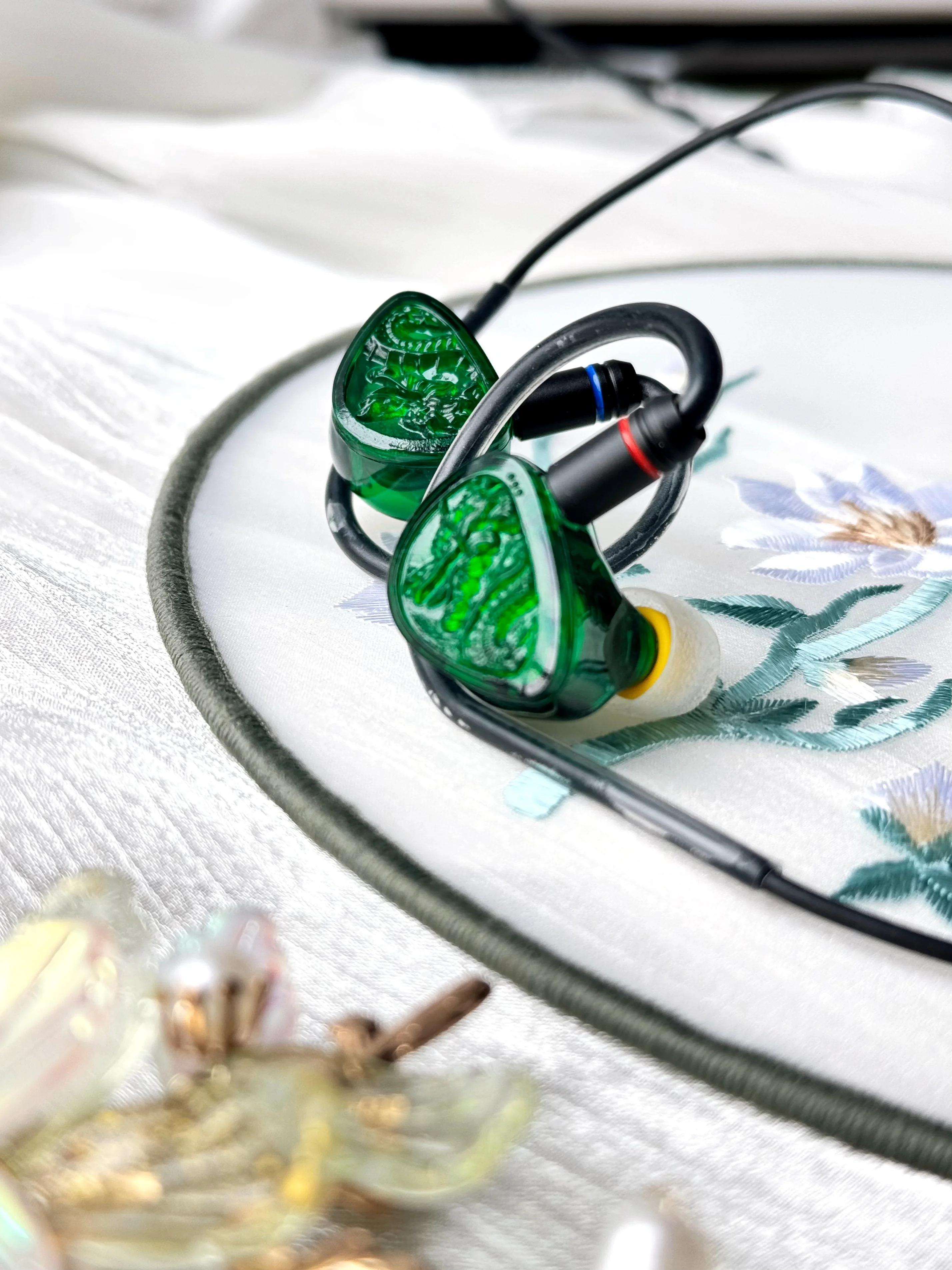 TANGZU WANER SG 2 Jade Dragon Edition 10mm PET سماعات أذن ديناميكية واحدة مع حقيبة تخزين من السيليكون وتجويف عريض Sancai