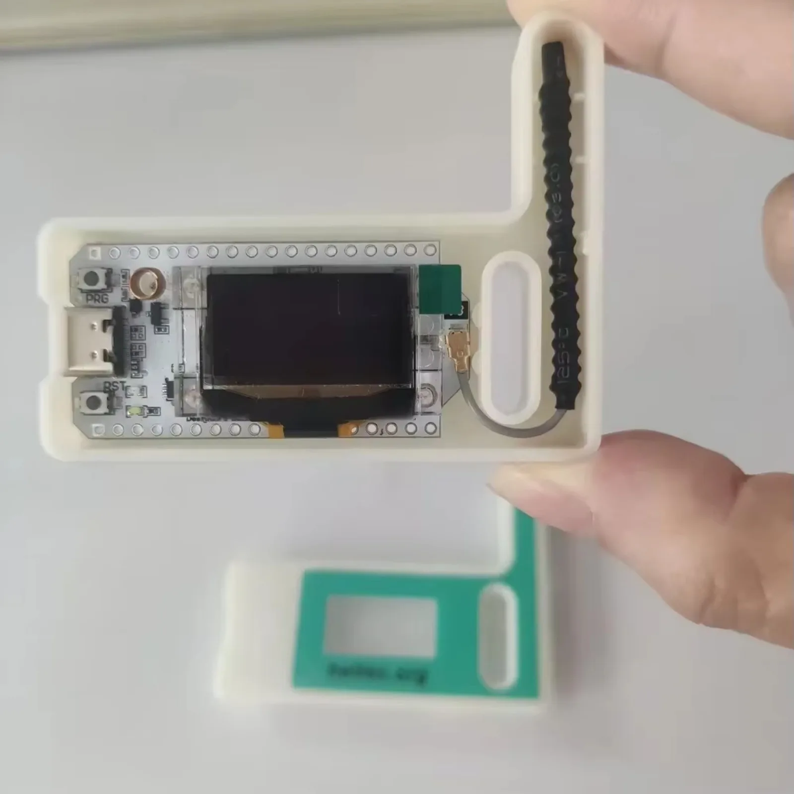 heltec-lora-32-v3ノード開発ボード-sx1262チップ-096インチoled-wifi-ble-loraトリプルモード-868-915mhz-iotキット（ケース付き）