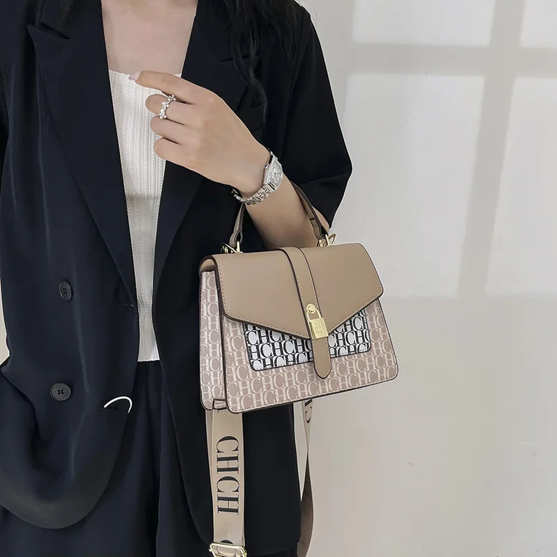 CH New Simple Small Square Bag Fashionable and Versatile One Shoulder Crossbody Trendy Color Contrast Panel Women's Bag