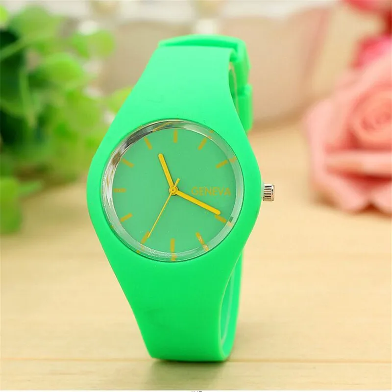 Reloj New Fashion Classic Silicone Women Watch simple style wrist watch Silicone Rubber casual dress Girl reloj mujer clock