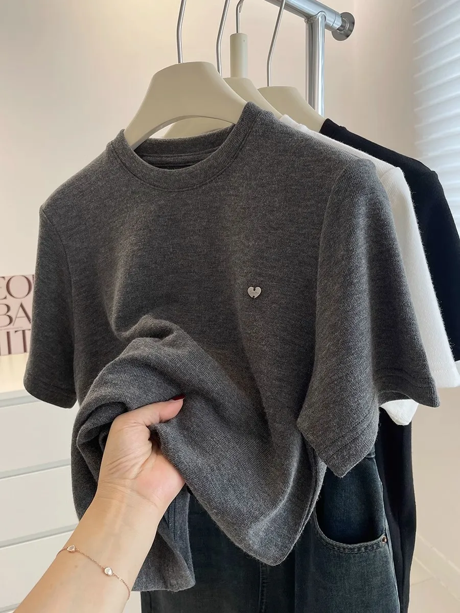 

Женская футболка больших размеров (до 300 фунтов), с глубоким вырезом в форме сердца, металлическим синим декором, повседневная, для ношения под одеждой, весна-осень, базовая...