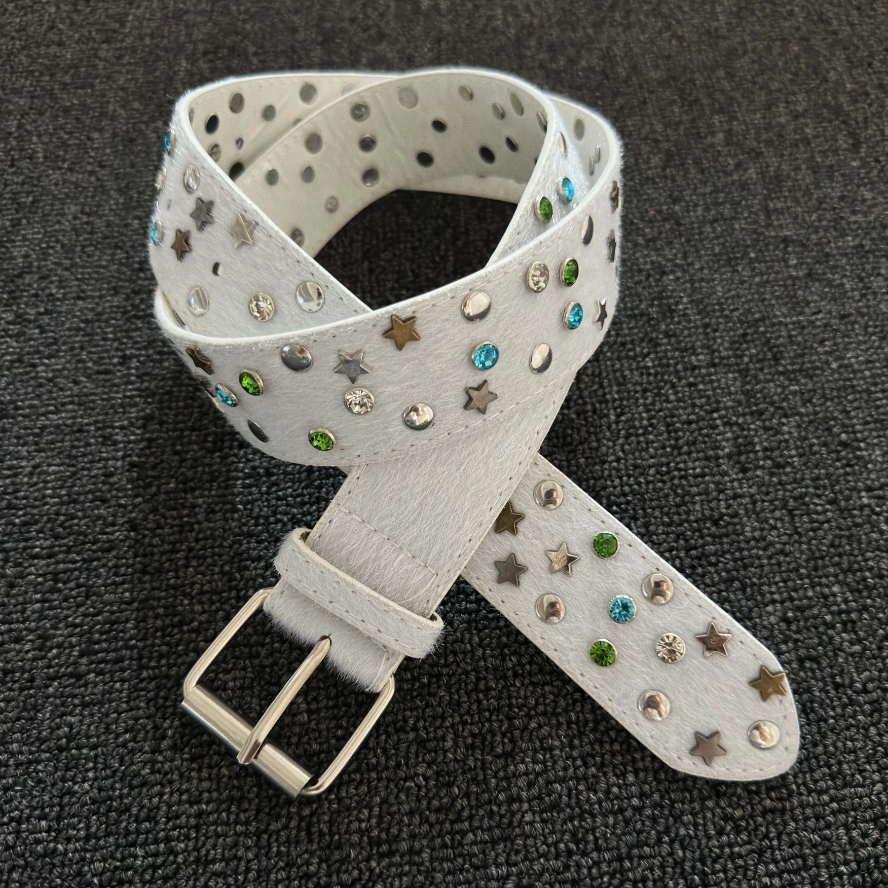 

Ретро-белый плюшевый пояс с разноцветными стразами, дизайнерский пояс премиум-класса, модный аксессуар, универсальный стиль
