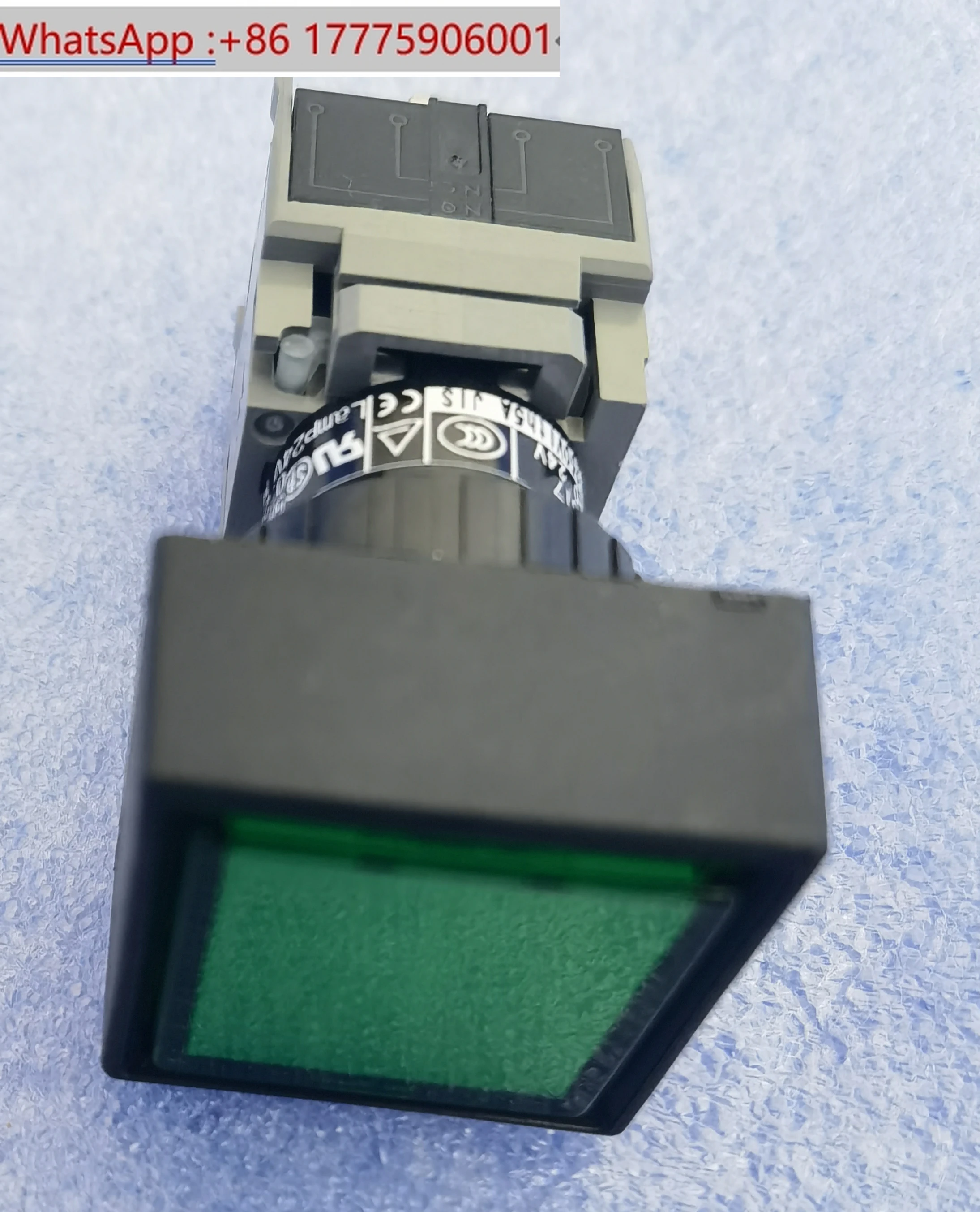 

AH165-2SFLG11E3 Japan Fuji button switch, green, program start button