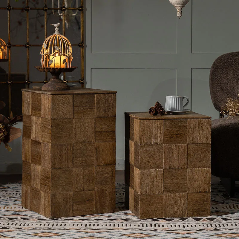 Borda do sofá de madeira maciça, cama e café da manhã sala de estar quarto canto de armazenamento, varanda lazer pequena mesa de centro