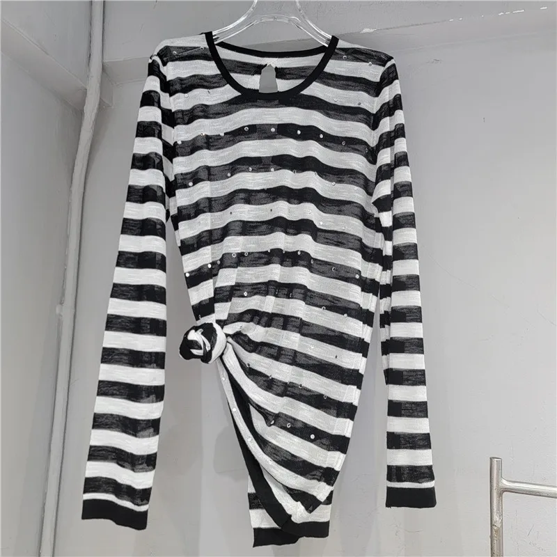 

Summer 2025's Go-To Top. Relaxed fit, contrast stripes & sun protection in a breezy knit. Effortless style.