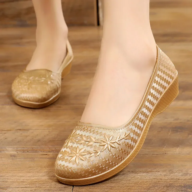 Moda donna carino leggero primavera estate Slip on mocassini piatti antiscivolo Lady Casual Hotel cucina scarpe da lavoro Zapatos A257